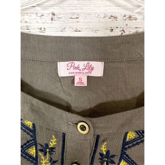 Pink Lily Women's Embroidered Henley Flowy Boho Blouse Olive Green Size Small - Picture 7 of 14